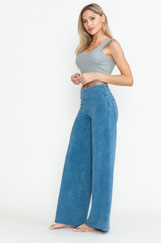 CHATOYANT MINERAL WASH WIDE LEG PANT LIGHT DENIM