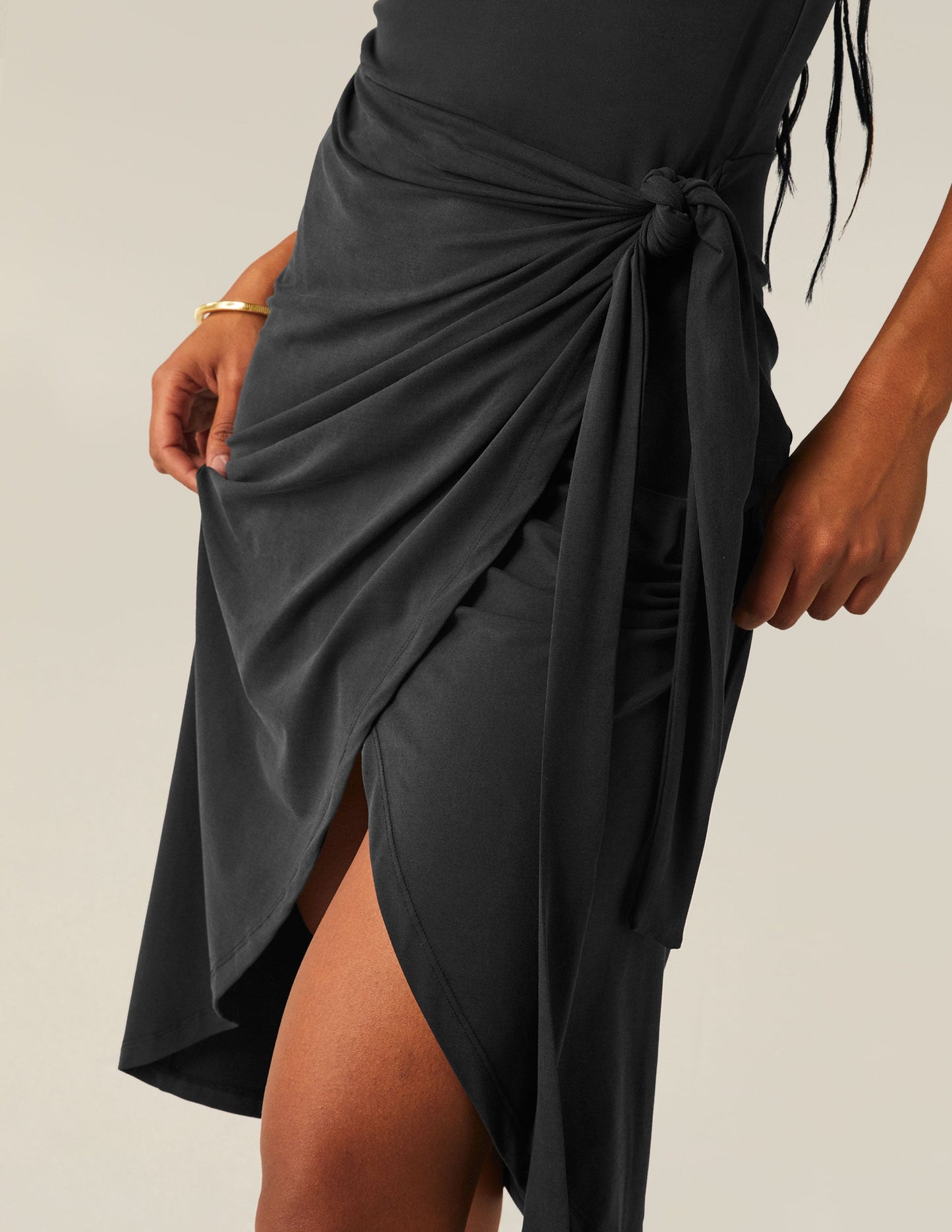 BEYOND YOGA INTRIGUE MIDI DRESS BLACK