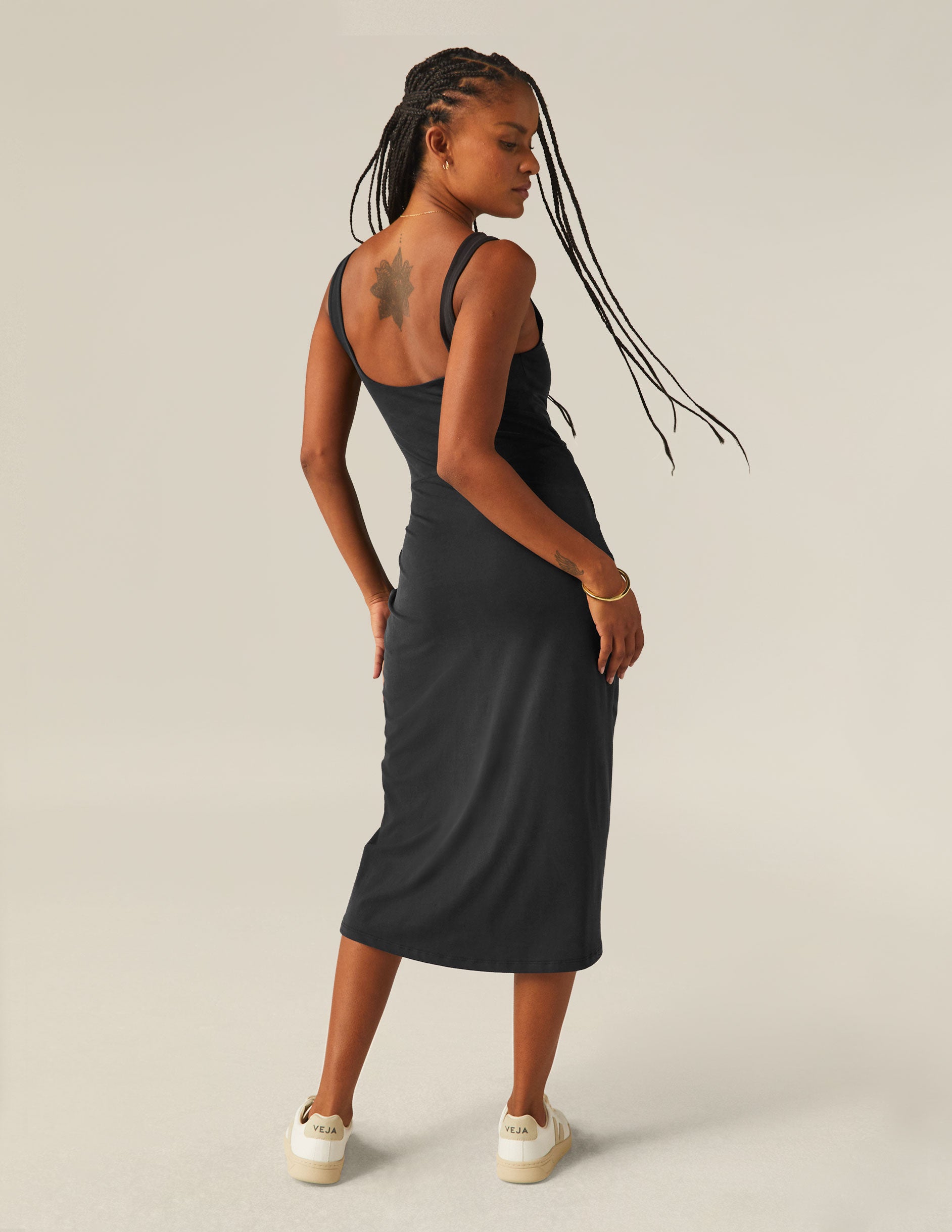 BEYOND YOGA INTRIGUE MIDI DRESS BLACK