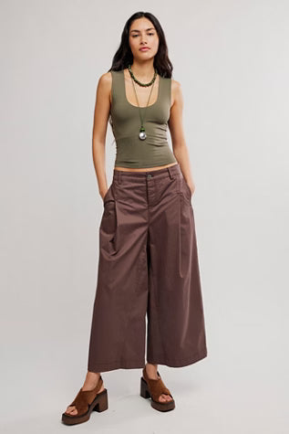 FREE PEOPLE CLEAN LINES MUSCLE CAMI ADVENTURER