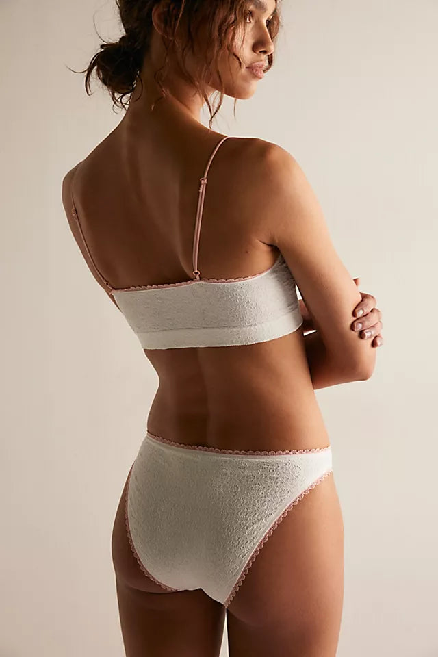 FREE PEOPLE INTIMATELY SWEET POINT SEAMLESS BIKINI WHITE ALYSSUM