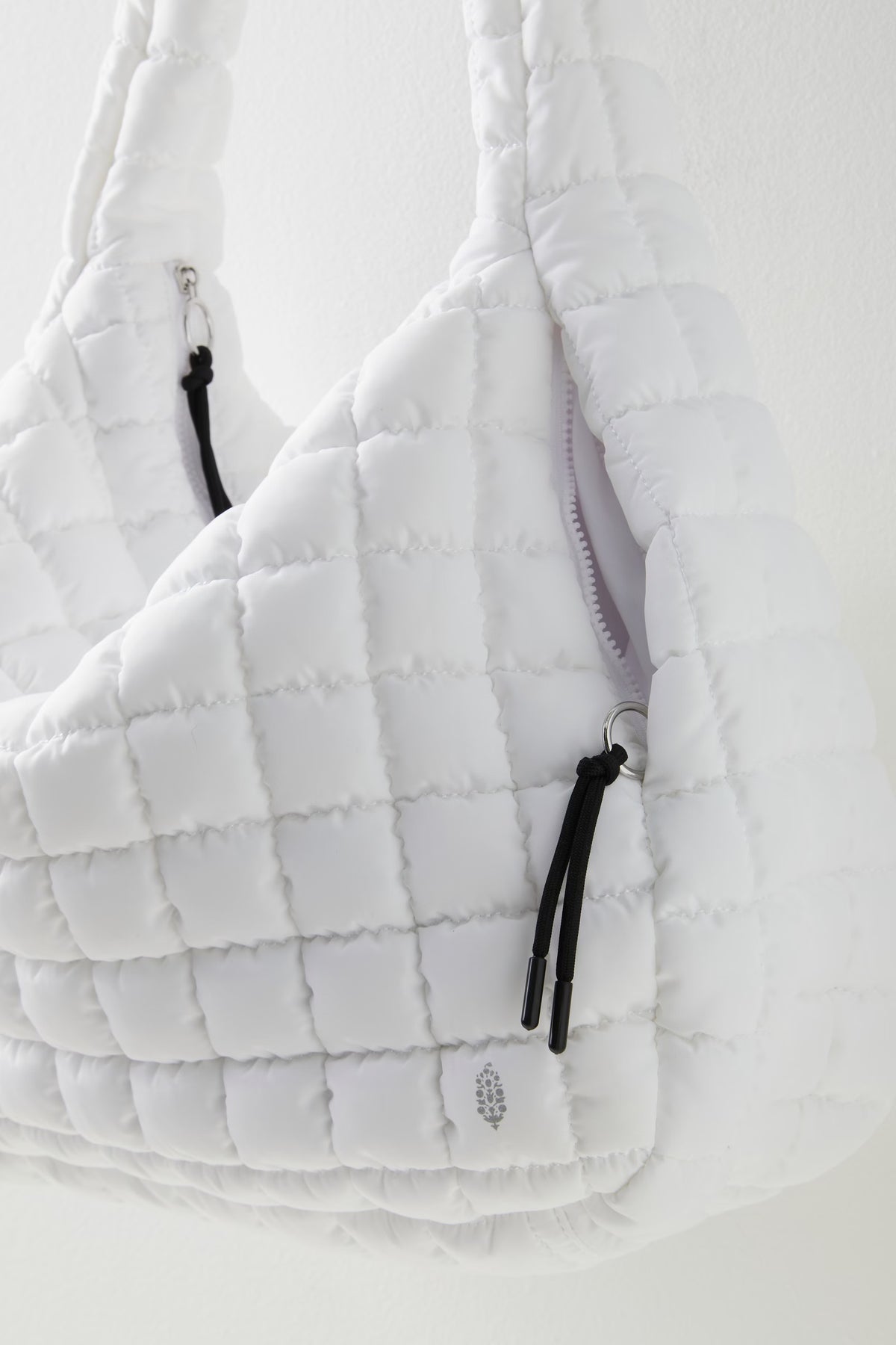 FREE PEOPLE MOVEMENT QUILTED CARRY ALL OPTIC WHITE
