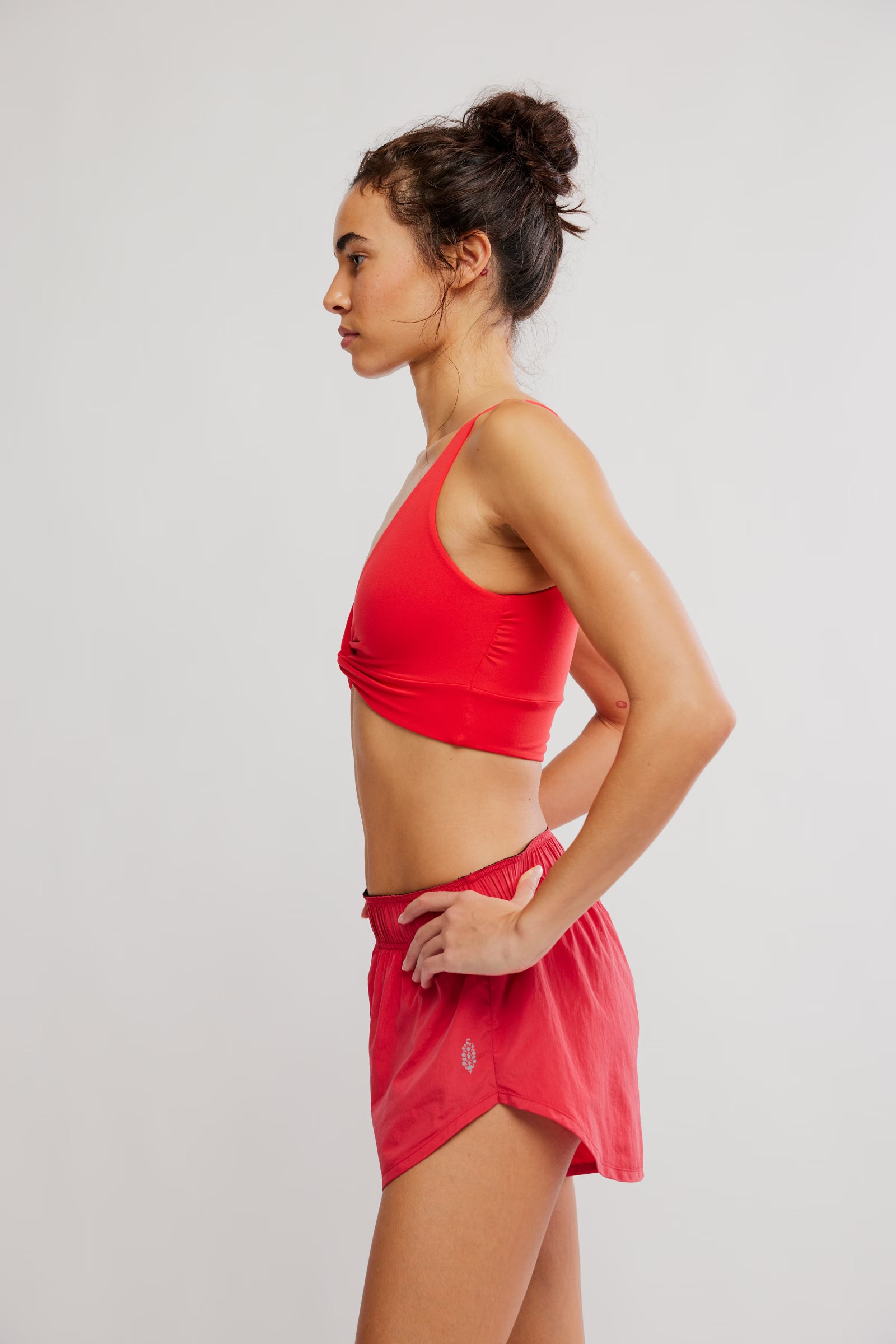FREE PEOPLE NEVER BETTER REVERSIBLE TWIST CROP GRAPEFRUIT