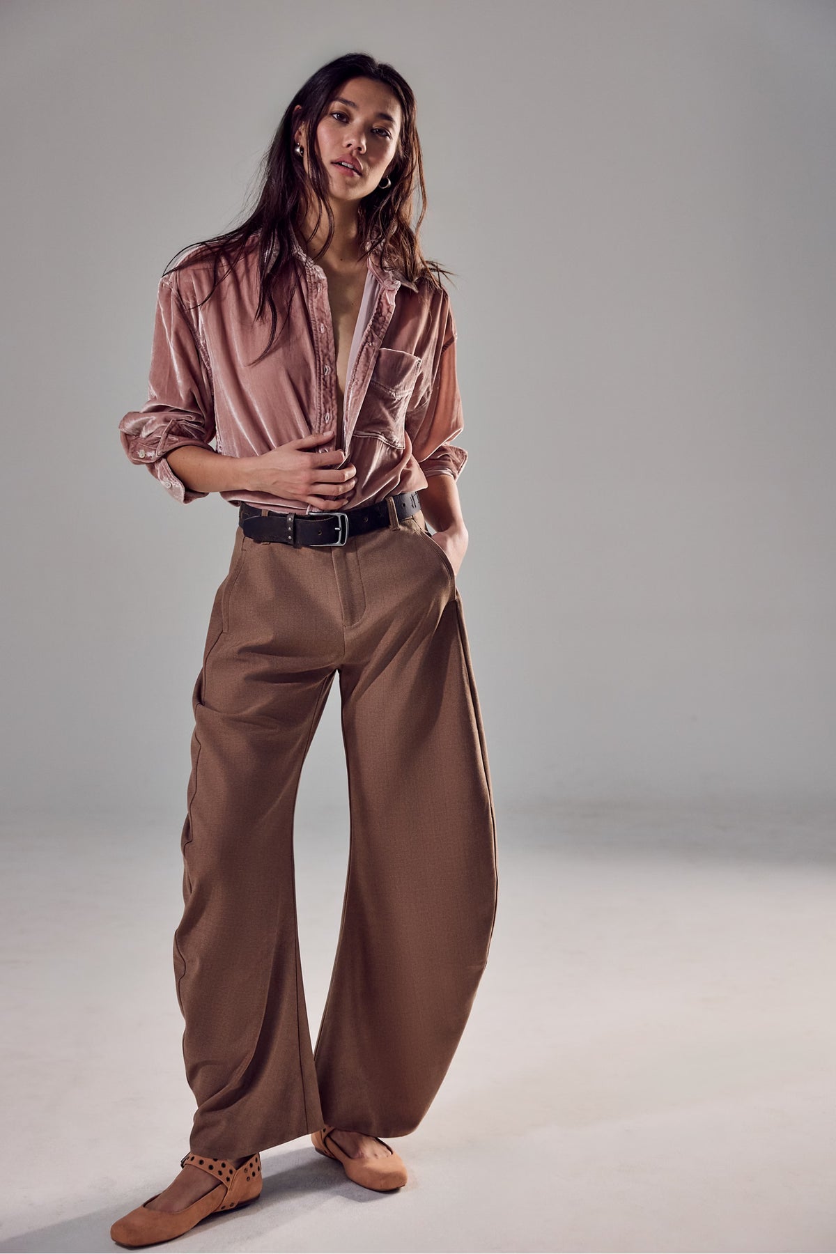 FREE PEOPLE SPOTLIGHT BARREL TROUSER CINNAMON BROWN COMBO