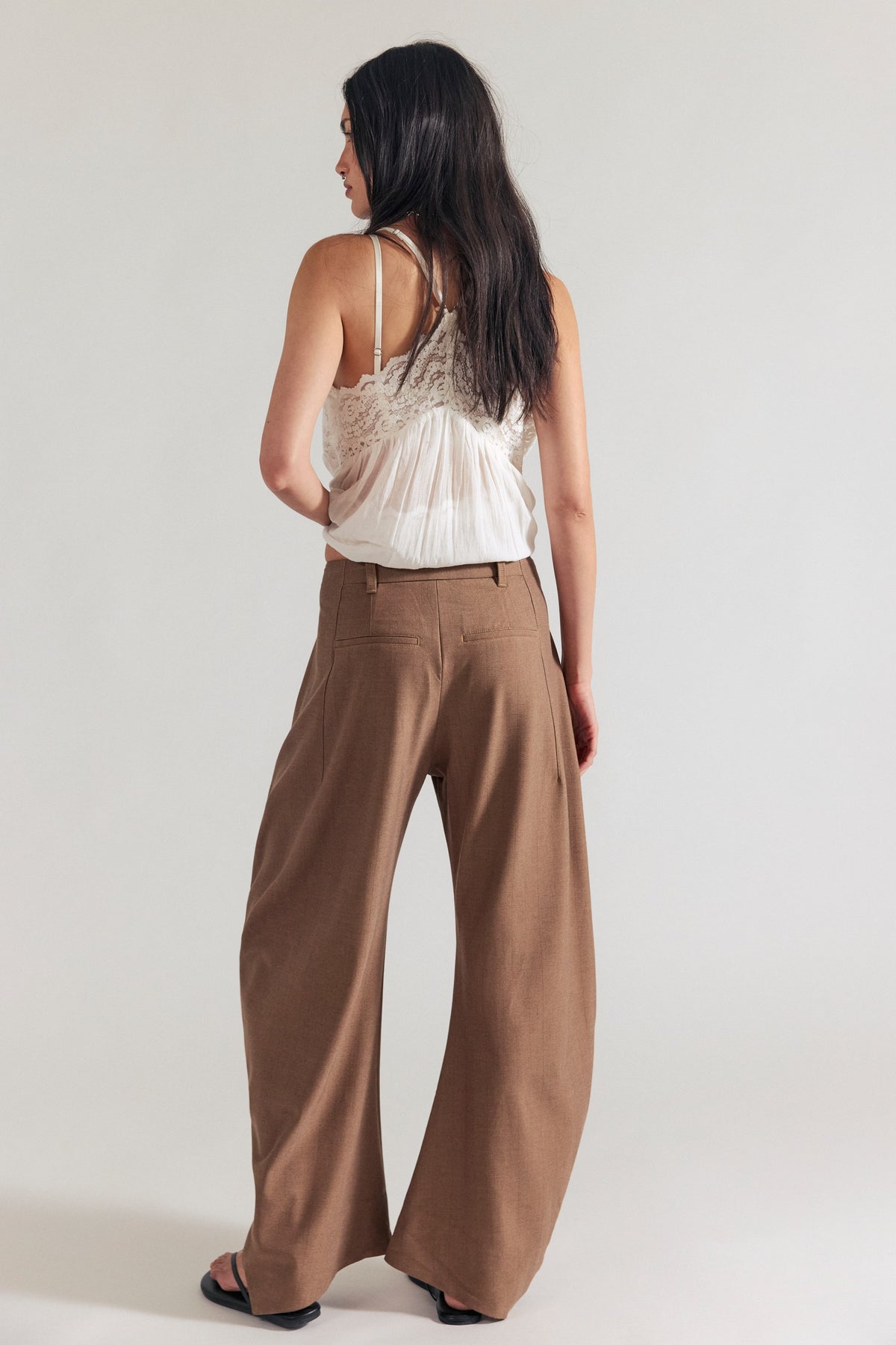 FREE PEOPLE SPOTLIGHT BARREL TROUSER CINNAMON BROWN COMBO