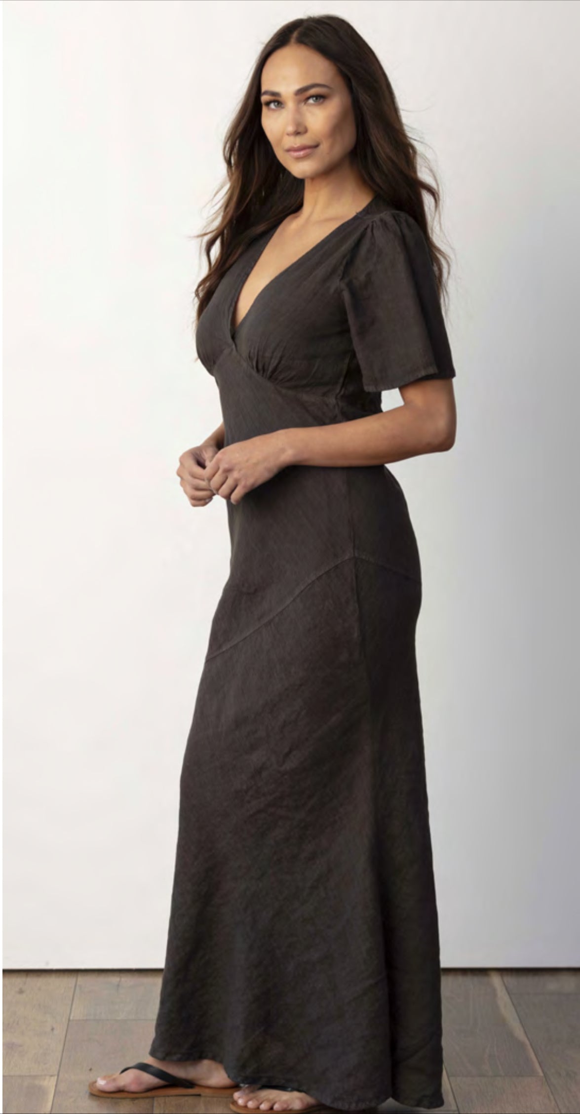 MILA BROOKLYN LINEN BIAS V NECK DRESS BLACK