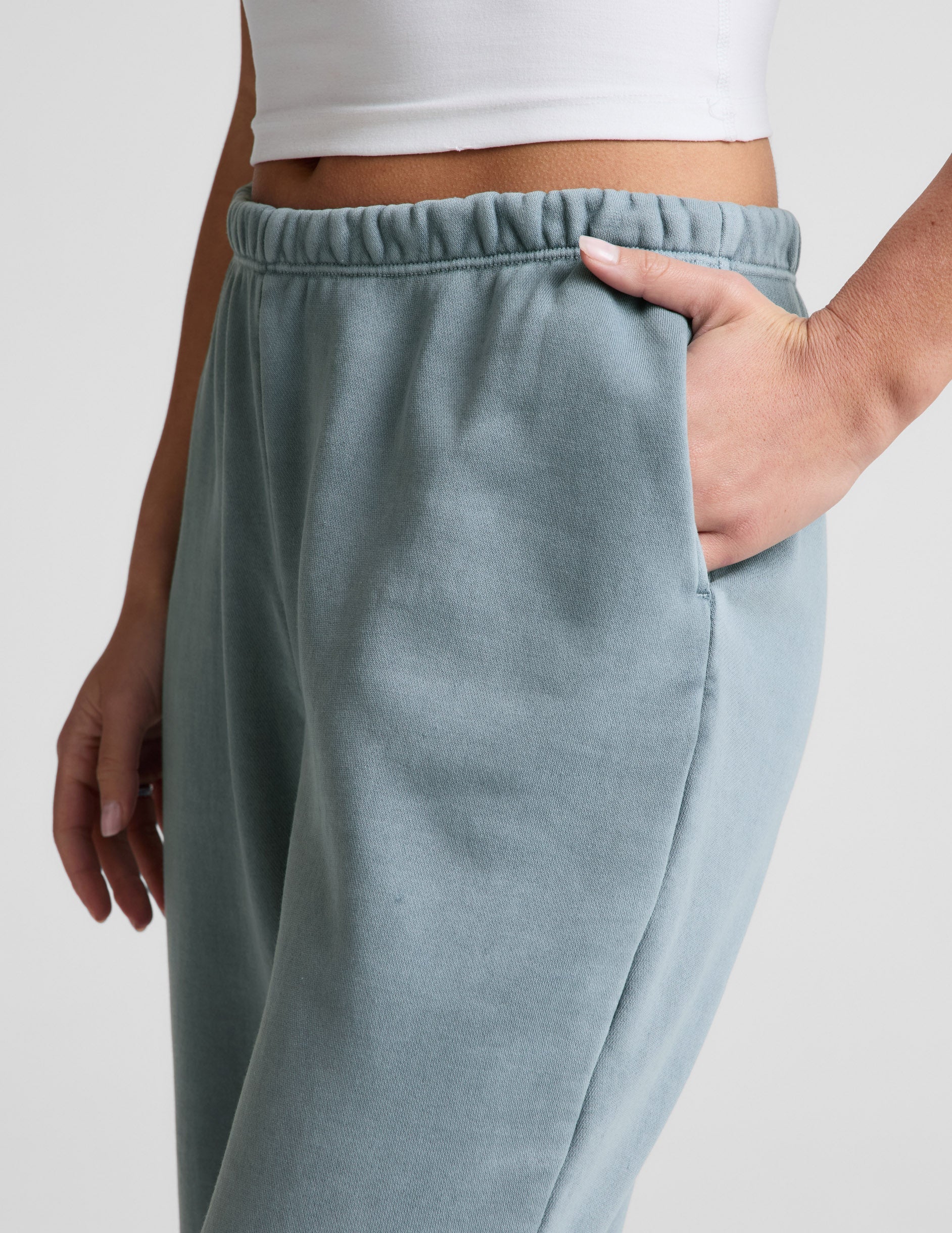 BEYOND YOGA FADE OUT MID-RISE SWEATPANT WASHED AFTER DARK NAVY