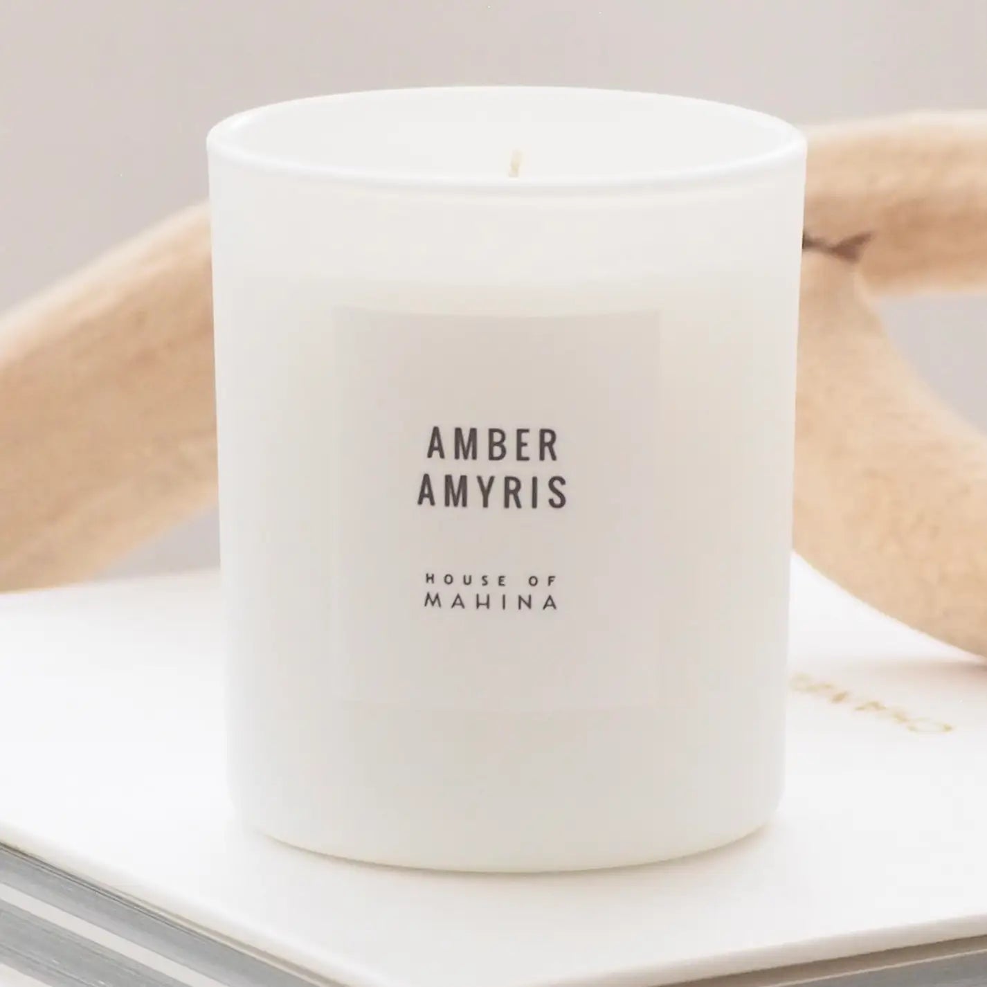 HOUSE OF MAHINA (MAKANA) AMBER AMYRIS CANDLE 4 OUNCE 
