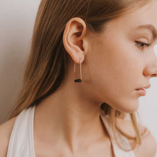 JAXKELLY DROP-BLACK ONYX-GOLD EARRINGS- FOCUS