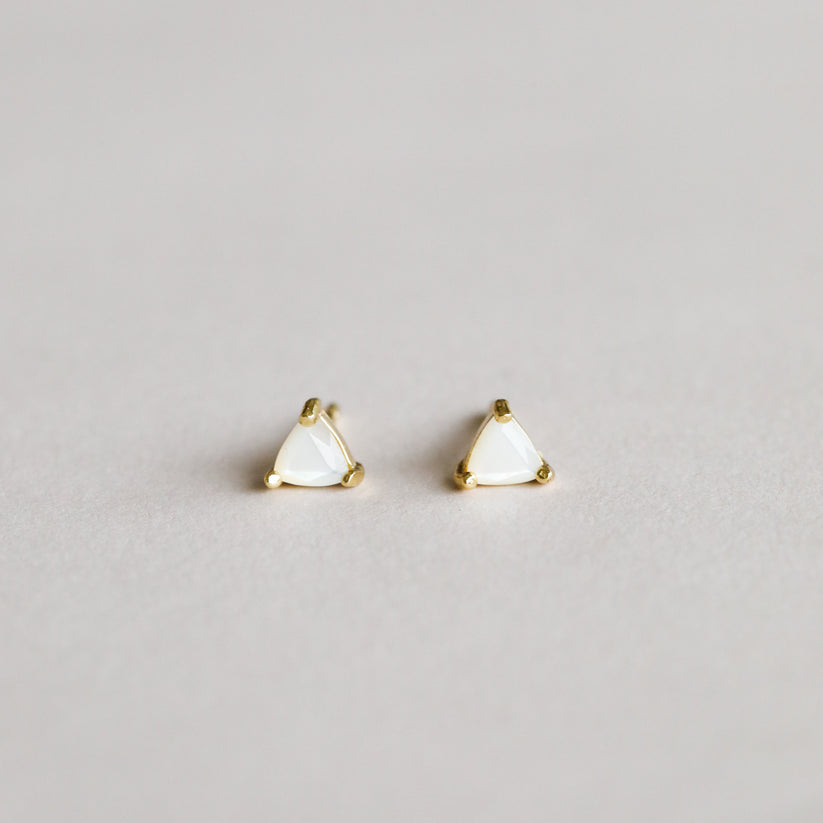JAXKELLY MINI ENERGY GEM Mother Of Pearl Gold Earrings
