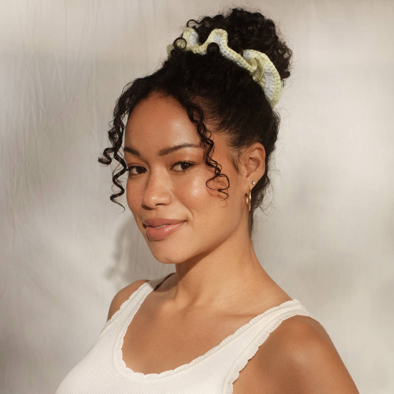 KITSCH CROCHET SCRUNCHIE BUTTER YELLOW