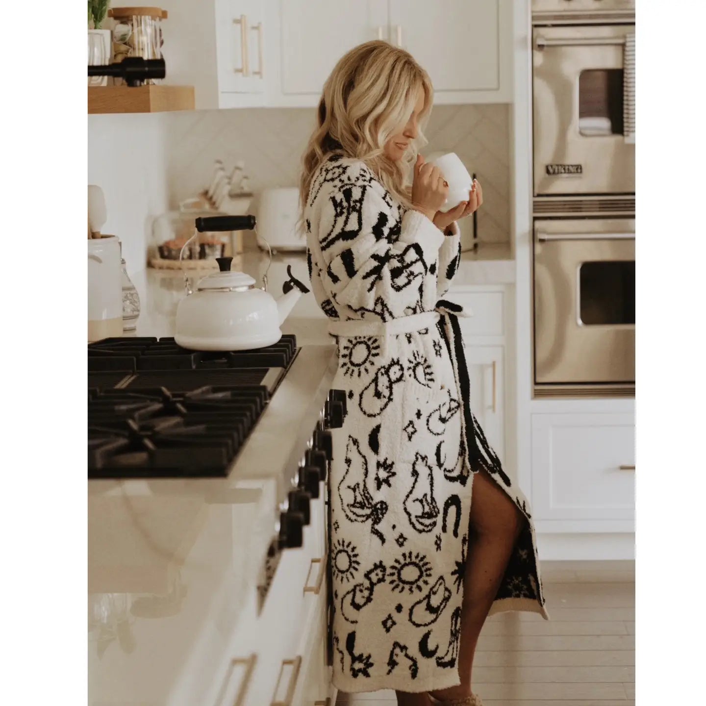 LOCAL BEACH WESTERN LUXE ROBE BLACK CREAM 