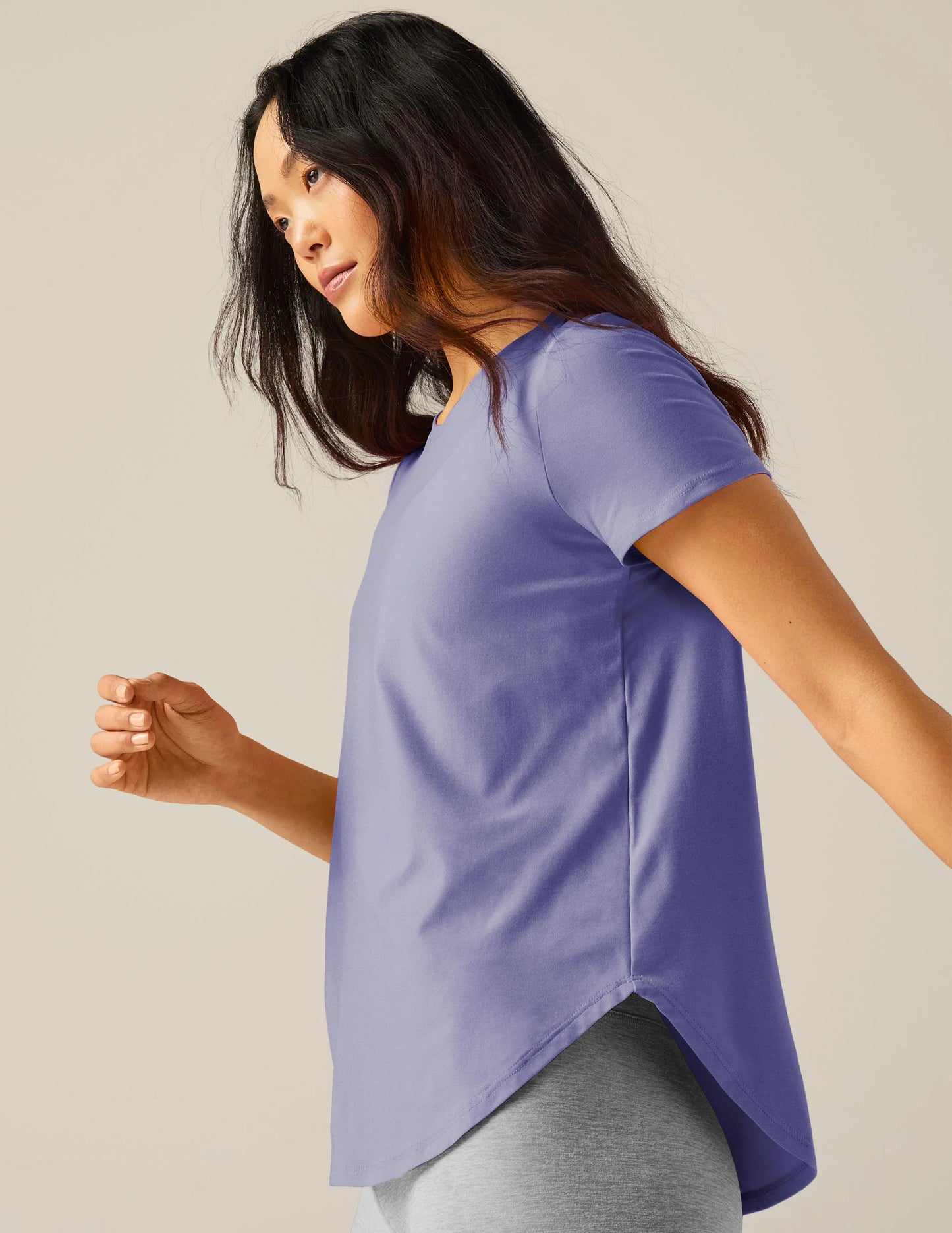 BEYOND YOGA FEATHERWEIGHT ON THE DOWN LOW TEE PERIWINKLE CLOUD HEATHER