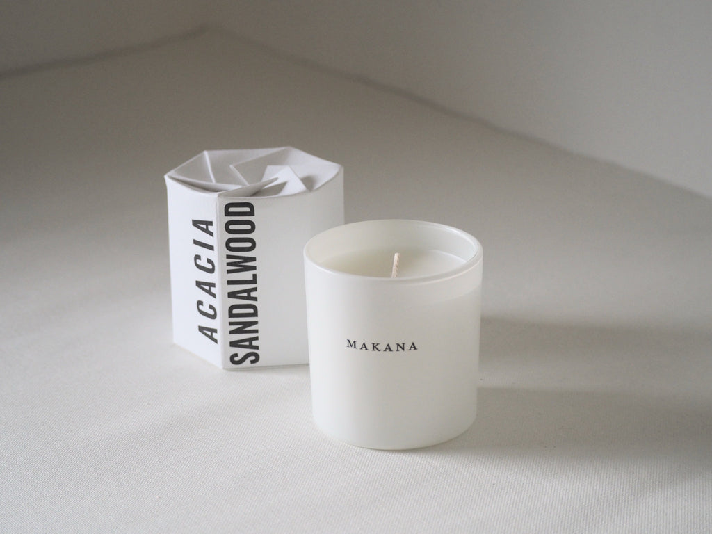 MAKANA CANDLE ACACIA SANDALWOOD CANDLE  6.5 OUNCE