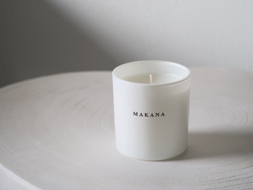 MAKANA CANDLE ACACIA SANDALWOOD CANDLE  6.5 OUNCE