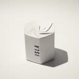 MAKANA CANDLE ISLA CANDLE  6.5 OUNCE NEW