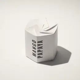 MAKANA CANDLE MANGO PAPAYA CANDLE  6.5 OUNCE NEW