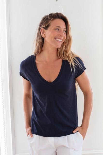 MILA ORGANIC COTTON AVA SHORT SLEEVE V NECK RAW TOP NAVY