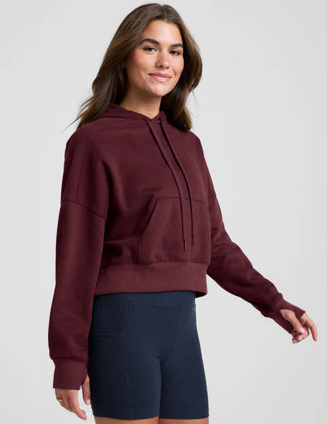 BEYOND YOGA LUXEFLEECE CROPPED HOODIE DARK CHERRY