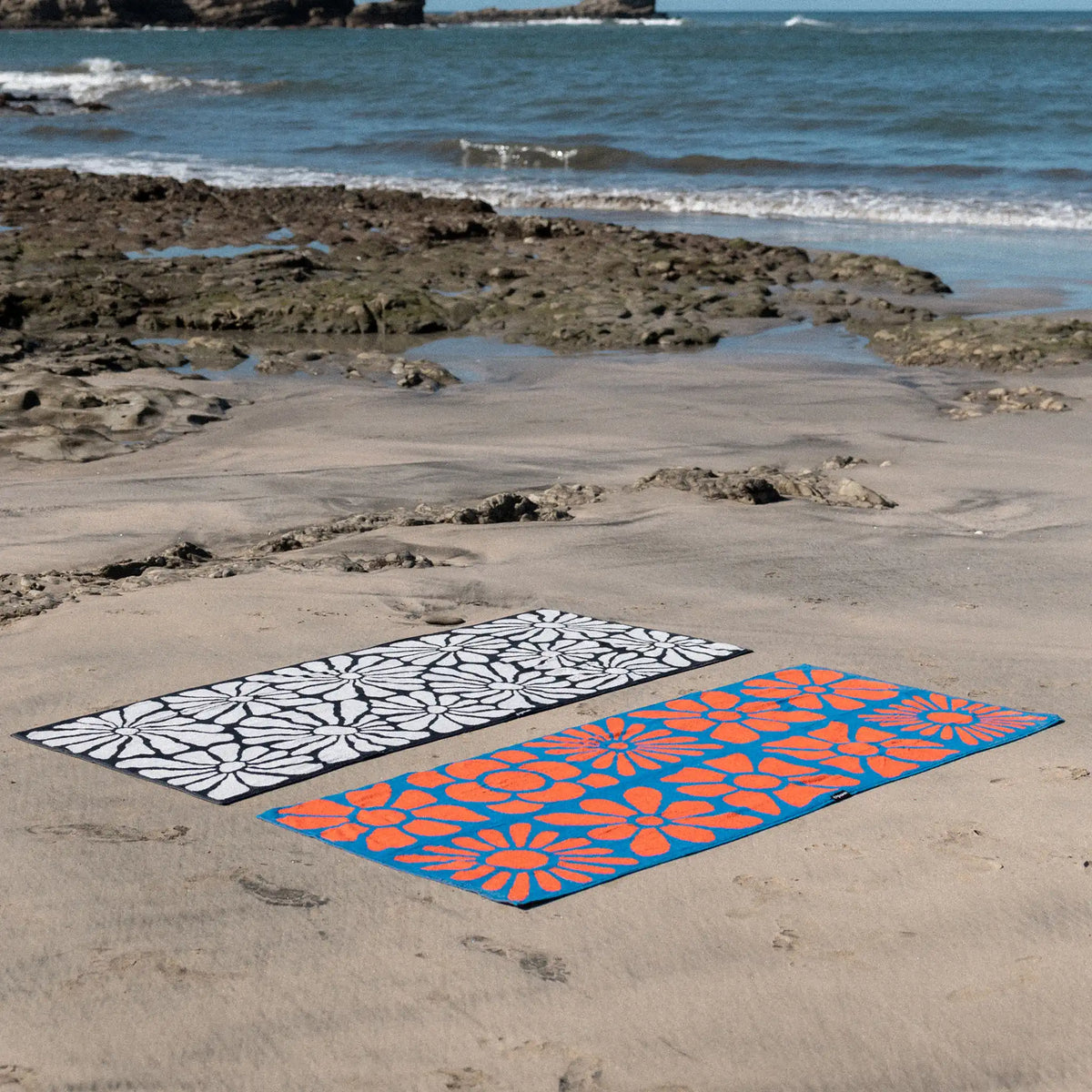 NOMADIX ORIGINAL ORGANIC BEACH TOWEL BIG FLOWERBED STELLAR ORANGE