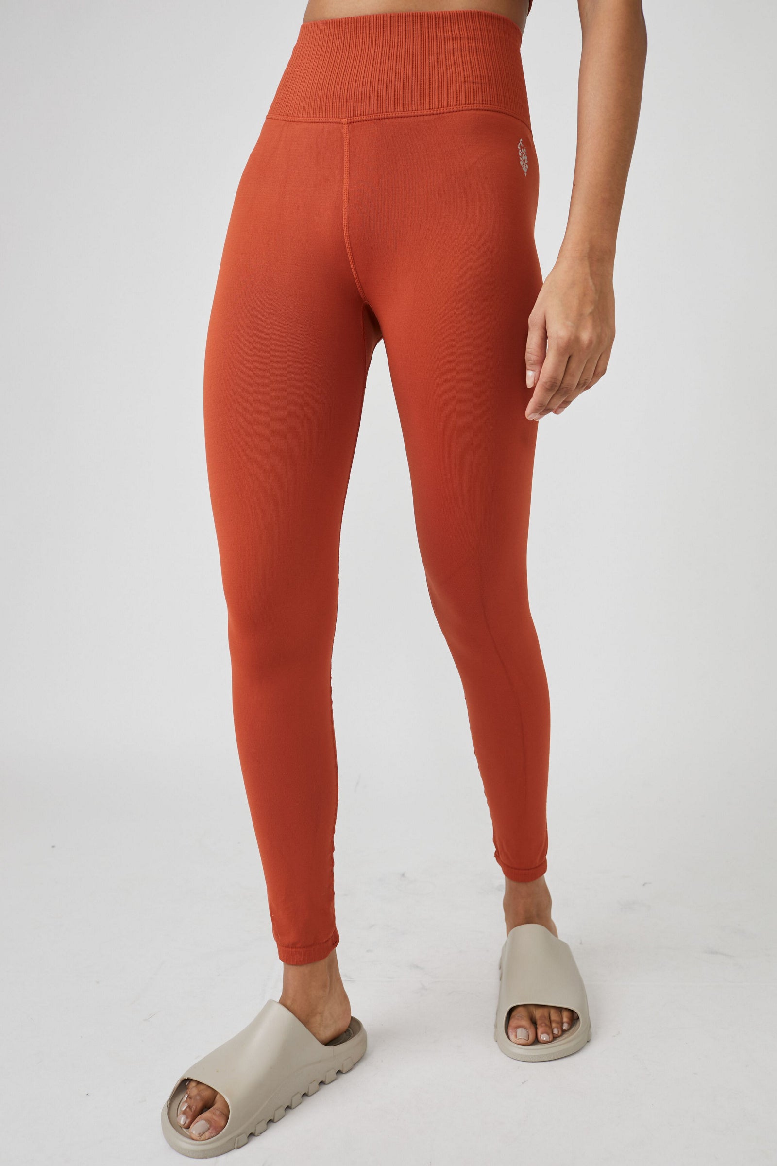 FREE PEOPLE MOVEMENT GOOD KARMA LEGGING RED EARTH NEW!! – Bubble Lounge  Boutique