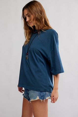 FREE PEOPLE PERFECT OVERSIZED TEE VARSITY NAVY