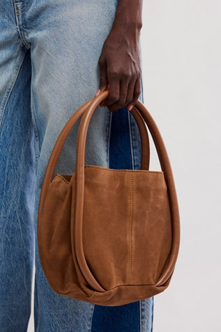 FREE PEOPLE BARLOW BUCKET BAG COGNAC