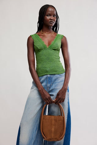 FREE PEOPLE BARLOW BUCKET BAG COGNAC
