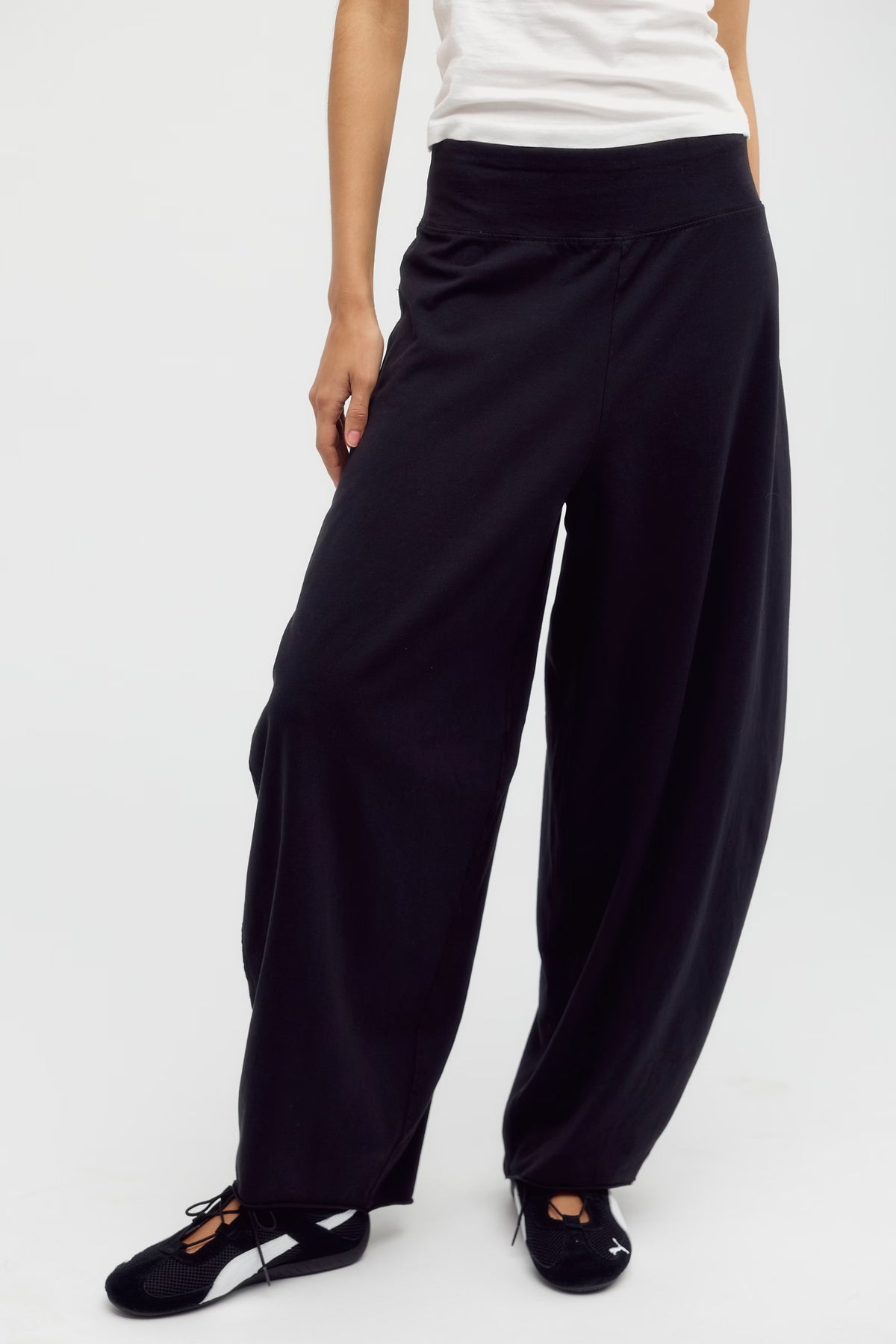 FREE PEOPLE MOVEMENT HOT SHOT EASY PANT SOLID BLACK