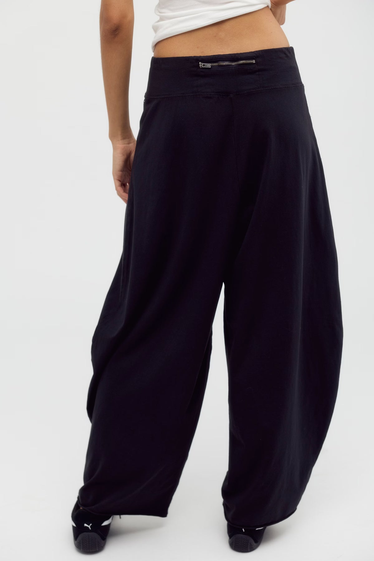 FREE PEOPLE MOVEMENT HOT SHOT EASY PANT SOLID BLACK