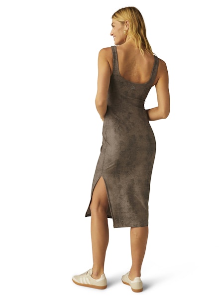 BEYOND YOGA SOFTMARK ICON MIDI DRESS NEUTRAL SNAKESKIN