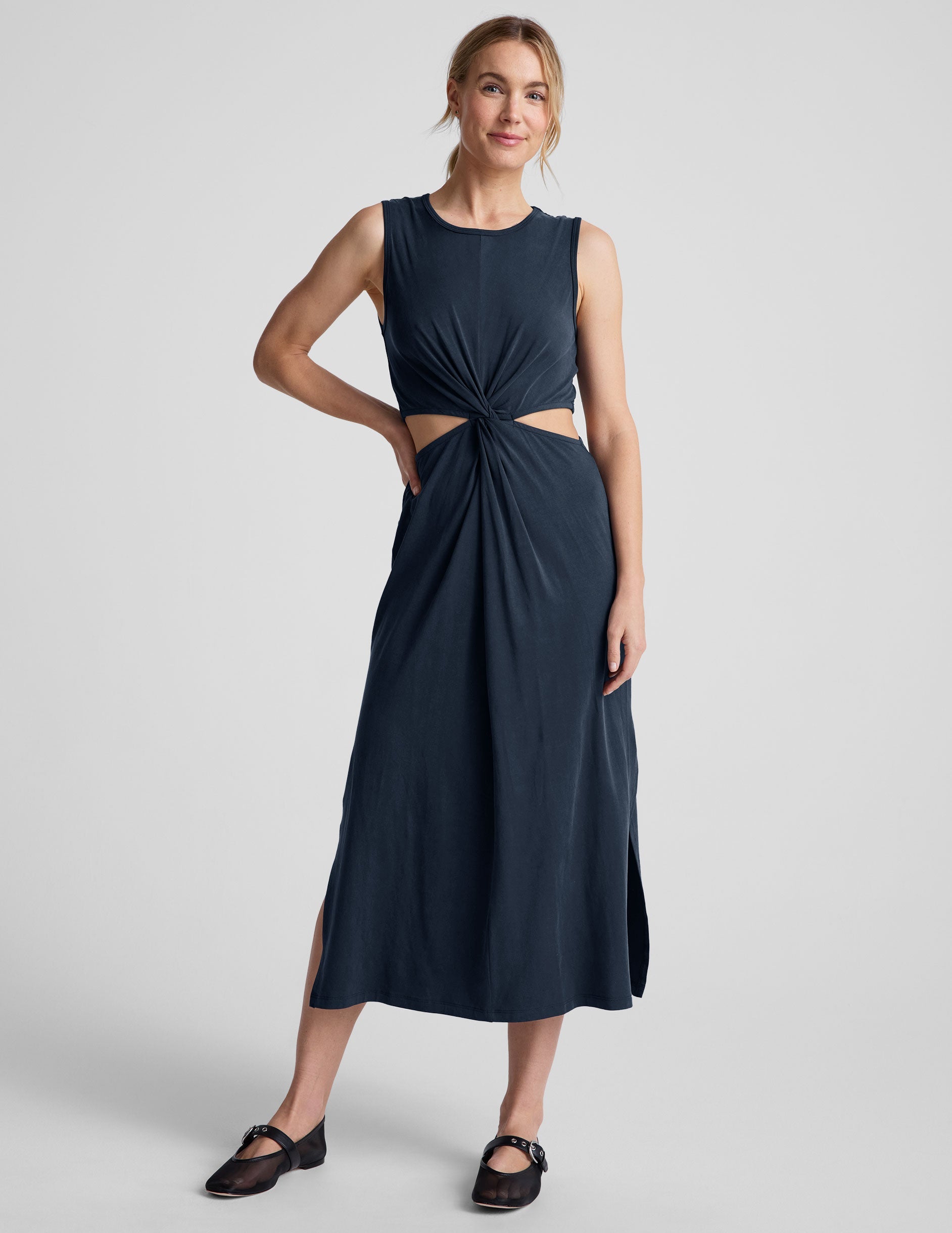 SALE BEYOND YOGA AROUND THE WORLD FRONT TWIST DRESS NOCTURNAL NAVY