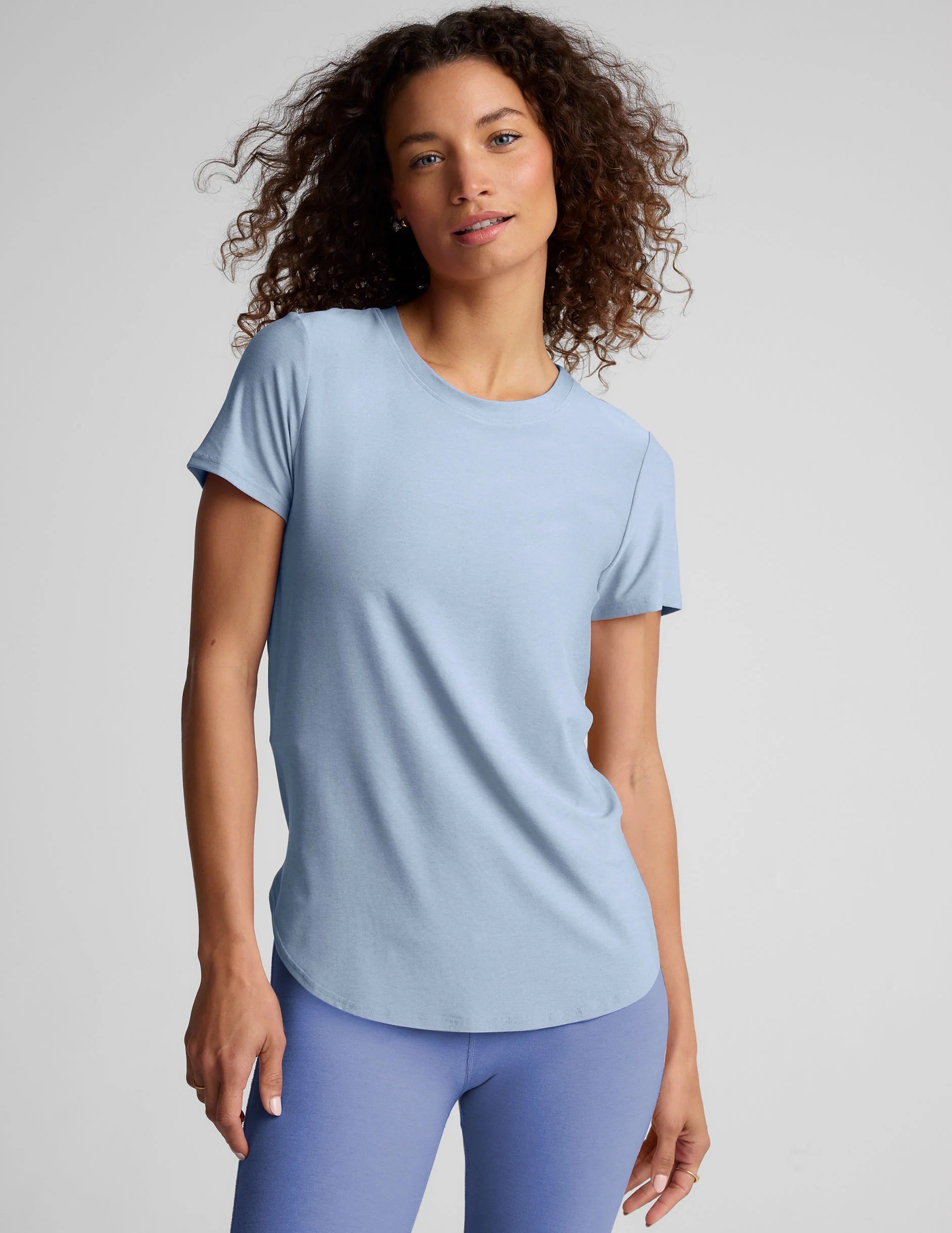 BEYOND YOGA FEATHERWEIGHT ON THE DOWN LOW TEE BLUE ZEN HEATHER