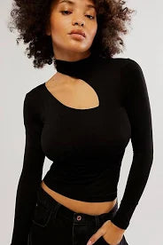 SALE FREE PEOPLE CUT IT OUT SEAMLESS LONG SLEEVE TOP BLACK