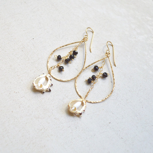 SALTY BUT SWEET Black Onyx &nbsp;Drupa Shell Teardrop Earrings in Gold