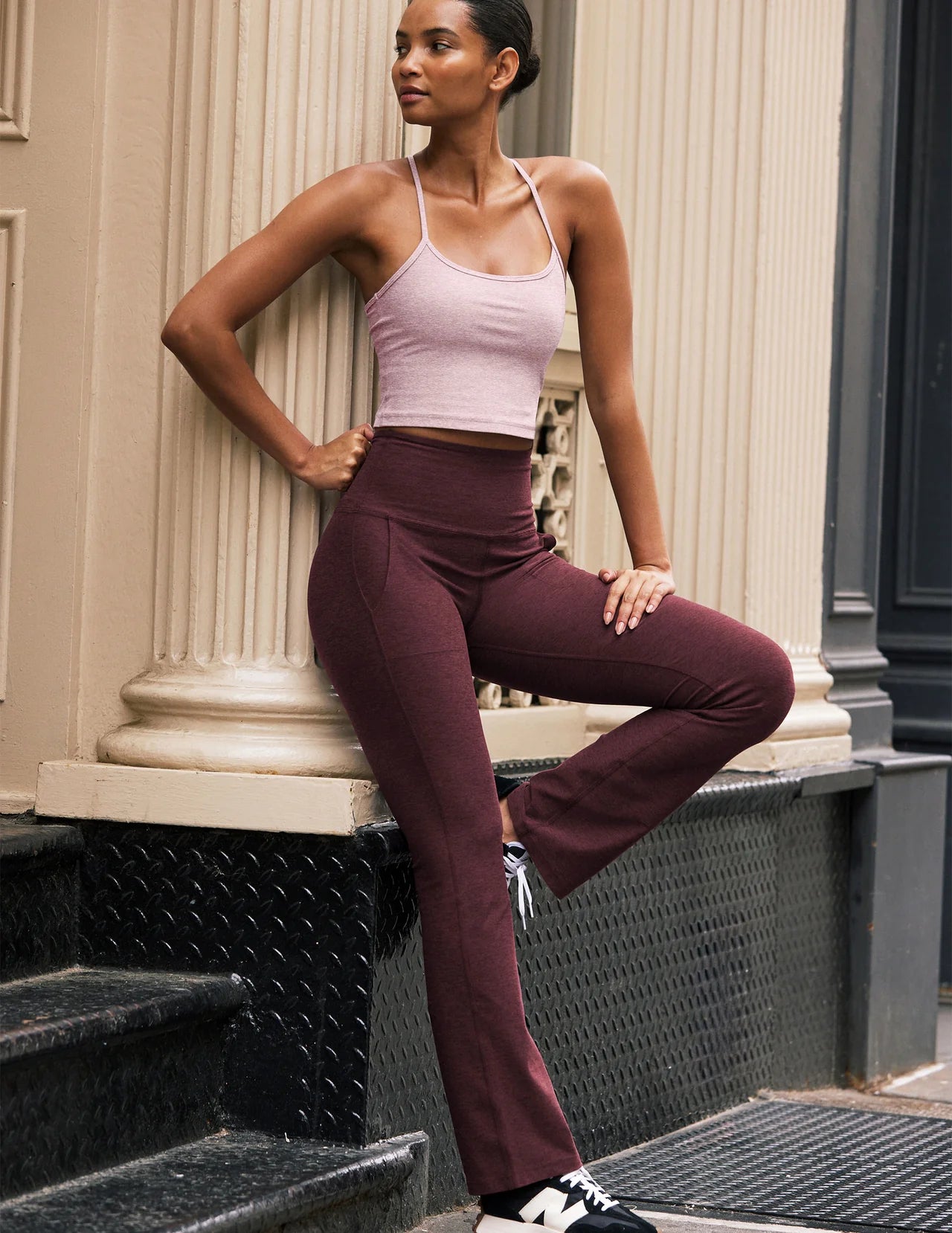 BEYOND YOGA SPACEDYE HIGH WAISTED PRACTICE POCKET BOOTCUT PANT MIDNIGHT BURGUNDY HEATHER