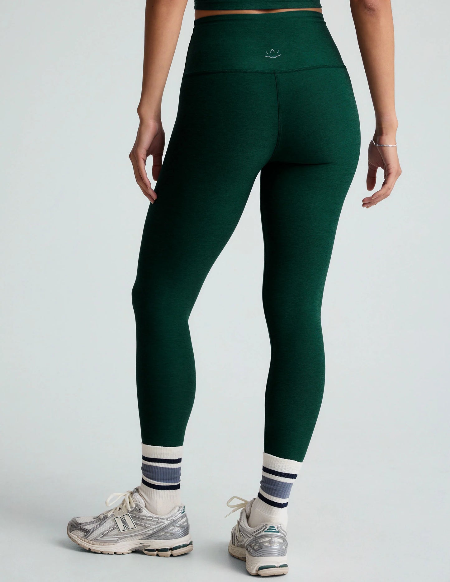 BEYOND YOGA SPACEDYE CAUGHT IN THE MIDI HW LEGGING SPRUCE GREEN HEATHER