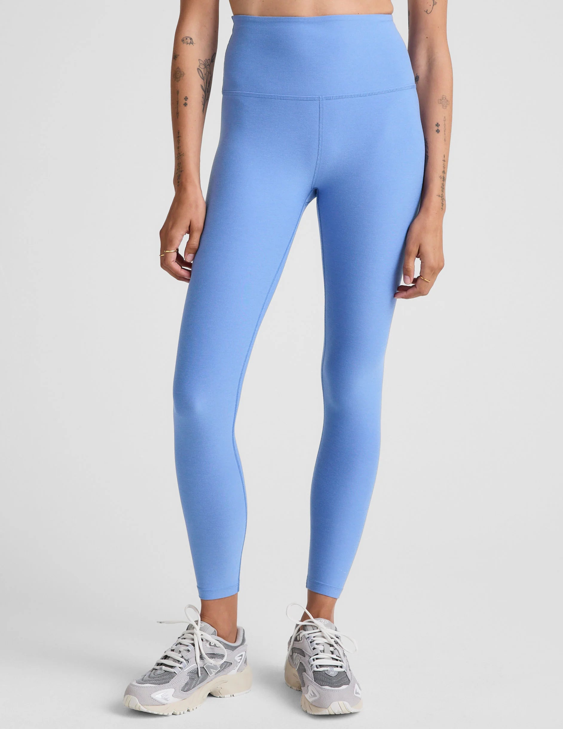 BEYOND YOGA CAUGHT IN THE MIDI HIGH WAISTED LEGGING FLOWER BLUE HEATHER