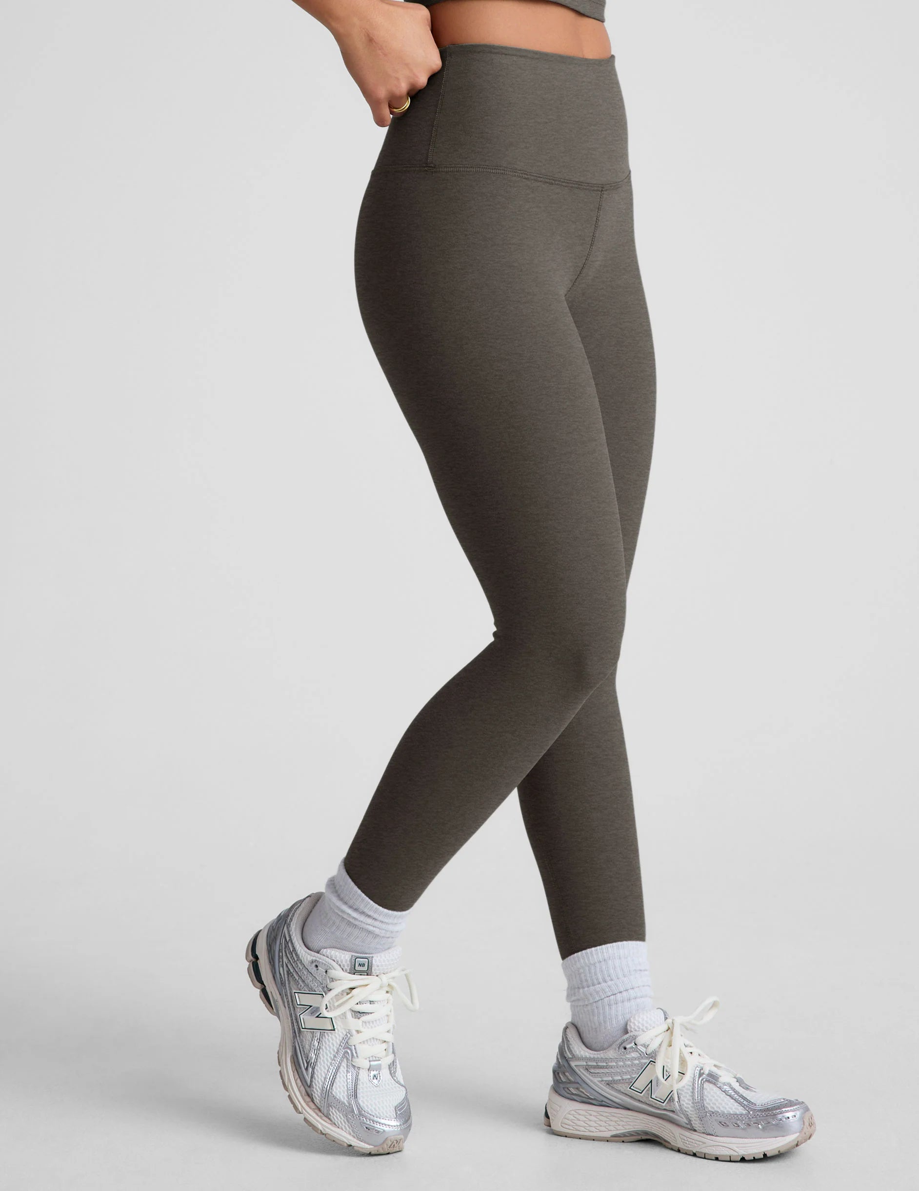 BEYOND YOGA CAUGHT IN THE MIDI HIGH WAISTED LEGGING True Gray Heather