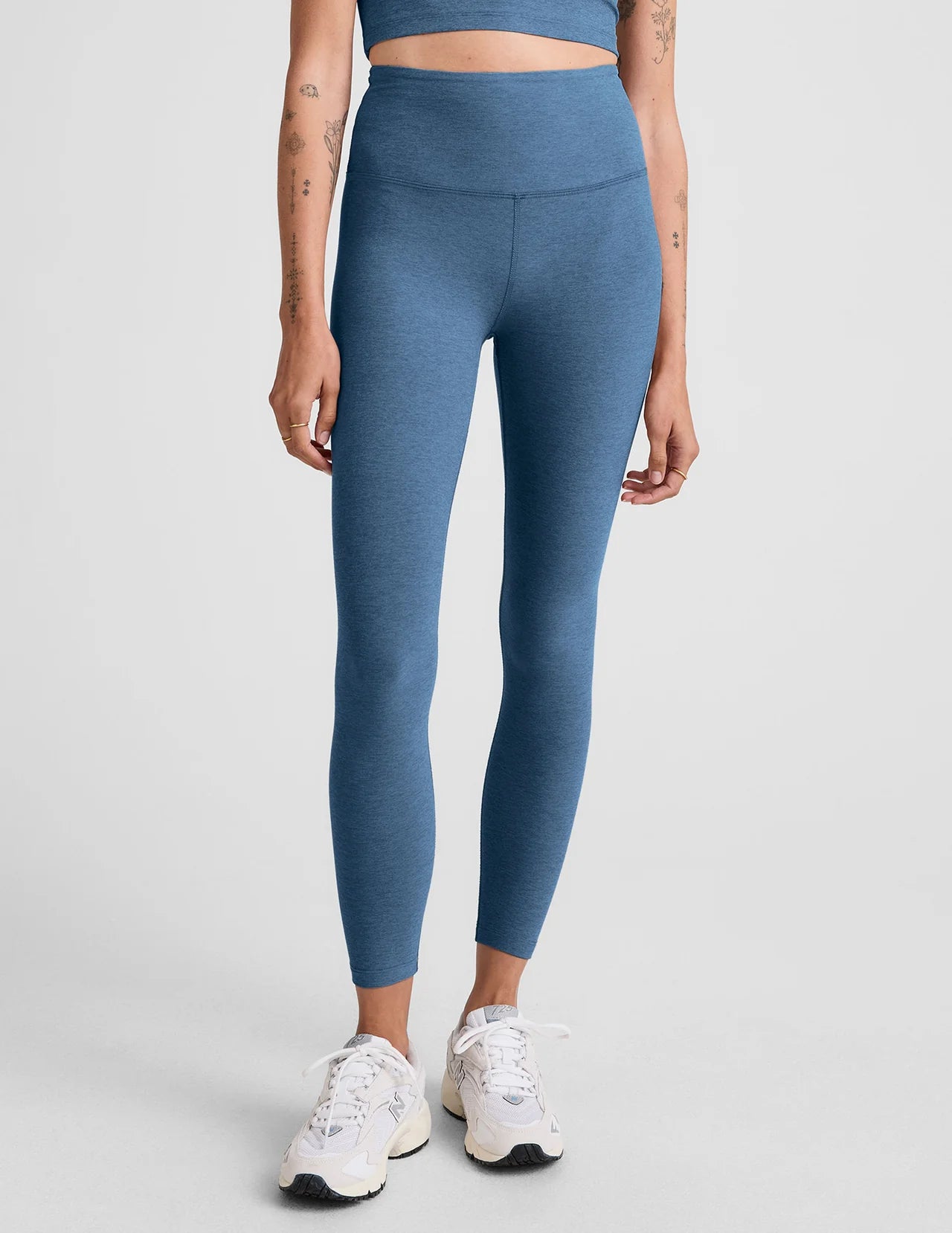 BEYOND YOGA CAUGHT IN THE MIDI HIGH WAISTED LEGGING WASHED DENIM