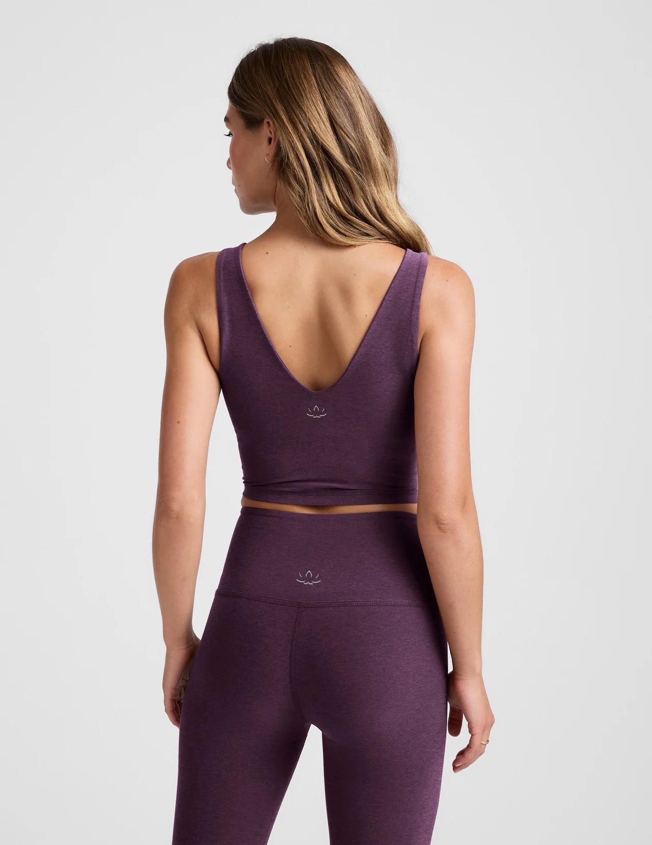 BEYOND YOGA SPACEDYE GOOD DAY CROPPED TANK BRILLIANT BLACKBERRY HEATHER