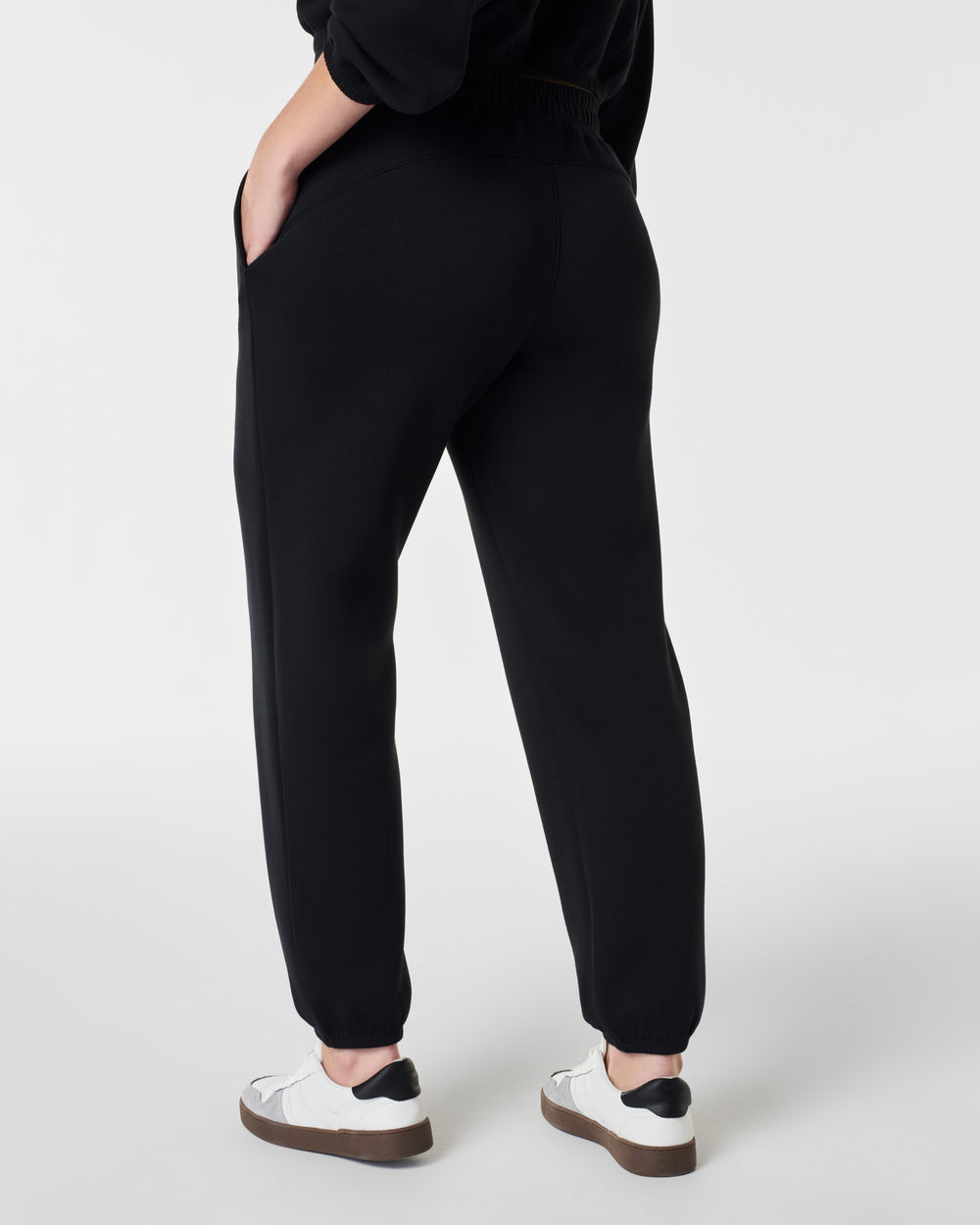 SPANX AIR ESSENTIALS JOGGER VERY BLACK