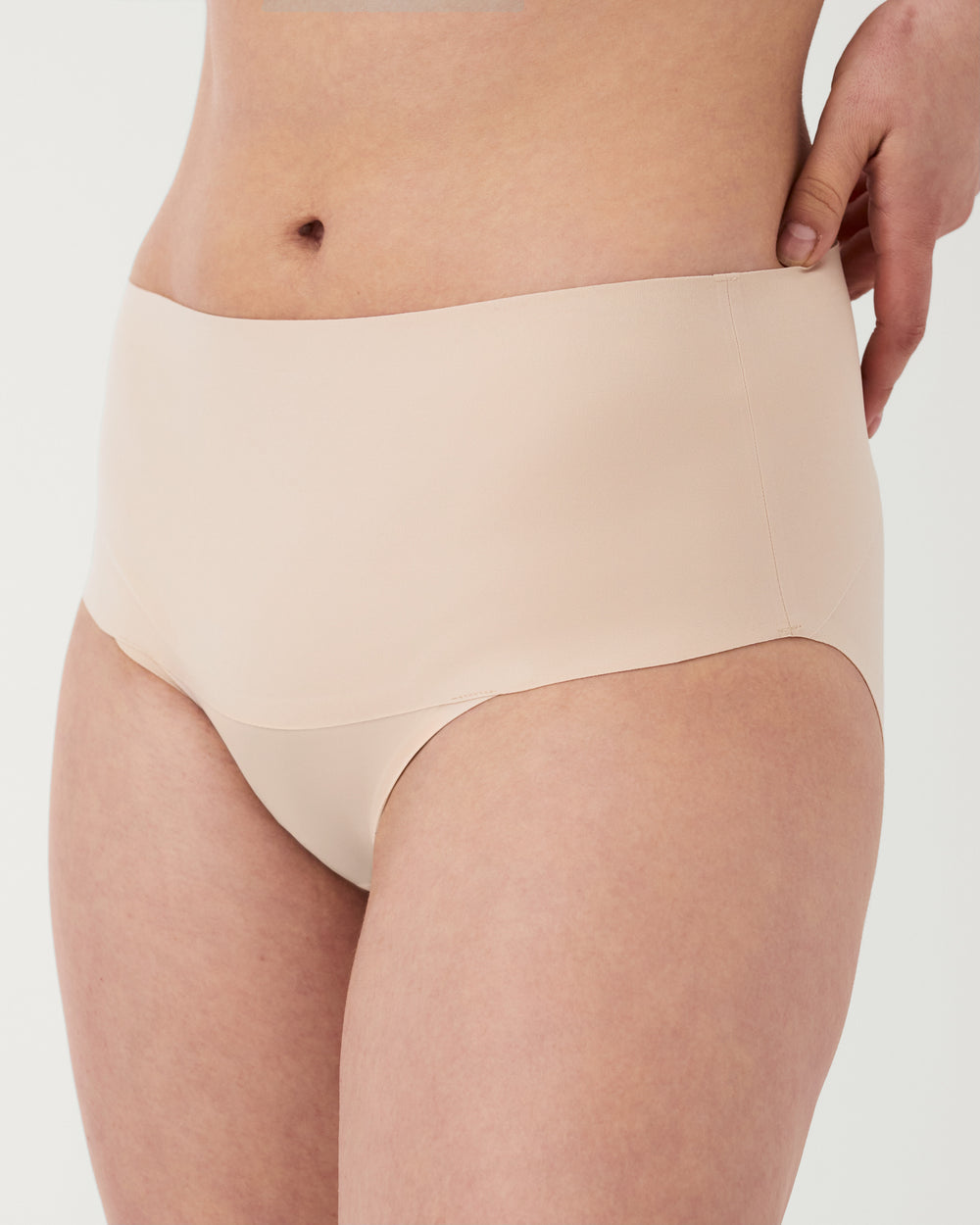 SPANX UNDIE-TECTABLE SMOOTHING BRIEF SOFT NUDE