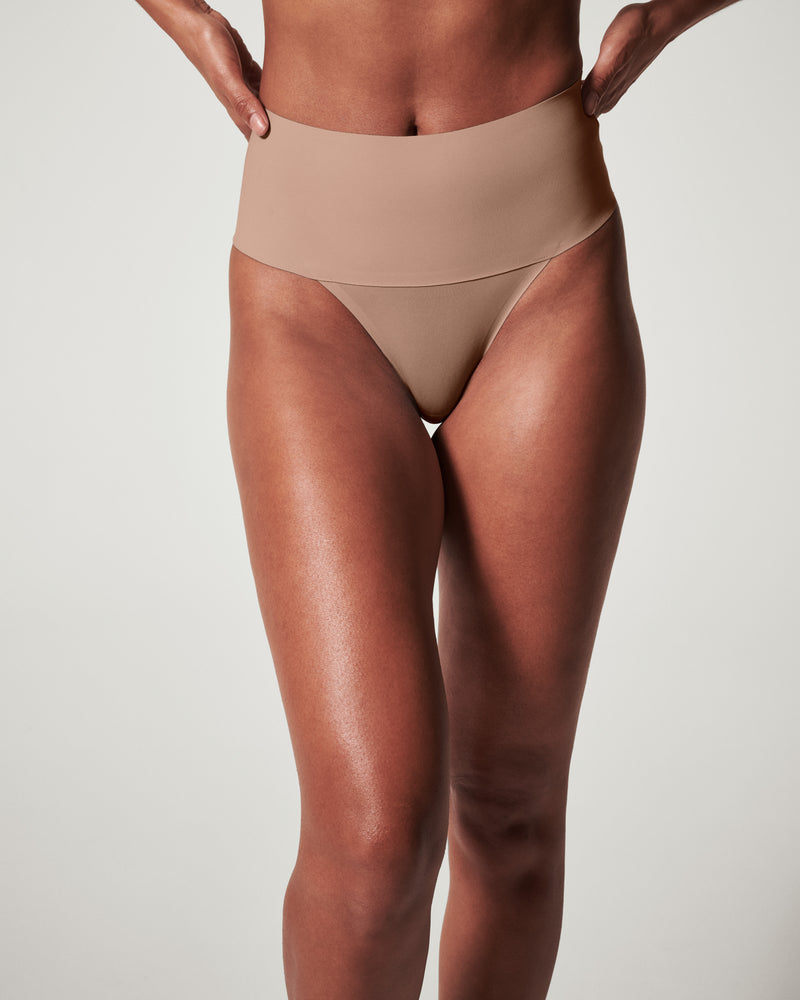 SPANX UNDIE-TECTABLE SMOOTHING THONG CAFE AU LAIT