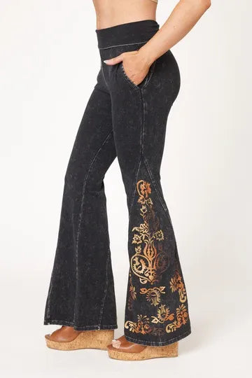 T PARTY Gold Printed Embroidery Wide Flare Leg Yoga Pants with Pockets NEW!