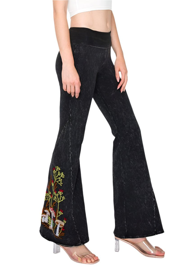 T PARTY MUSHROOM FANTASY EMBROIDERY FLARE PANTS MINERAL BLACK