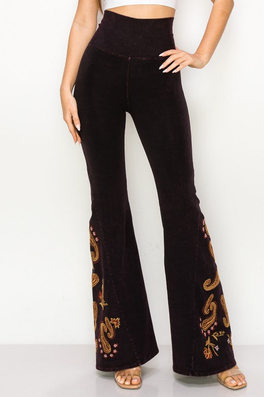 T PARTY Paisley Printed Embroidery Wide Flare Leg Yoga Pants with Pockets
