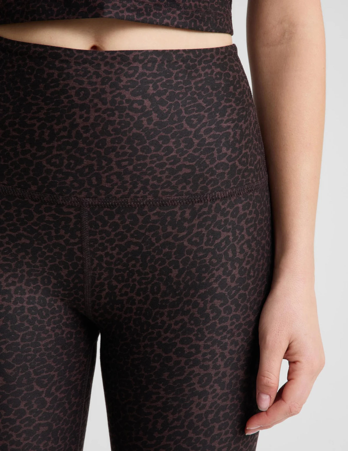 BEYOND YOGA SOFTMARK CAUGHT IN THE MIDI HIGH WAISTED LEGGING COCOA PLUM LEOPARD MULTI