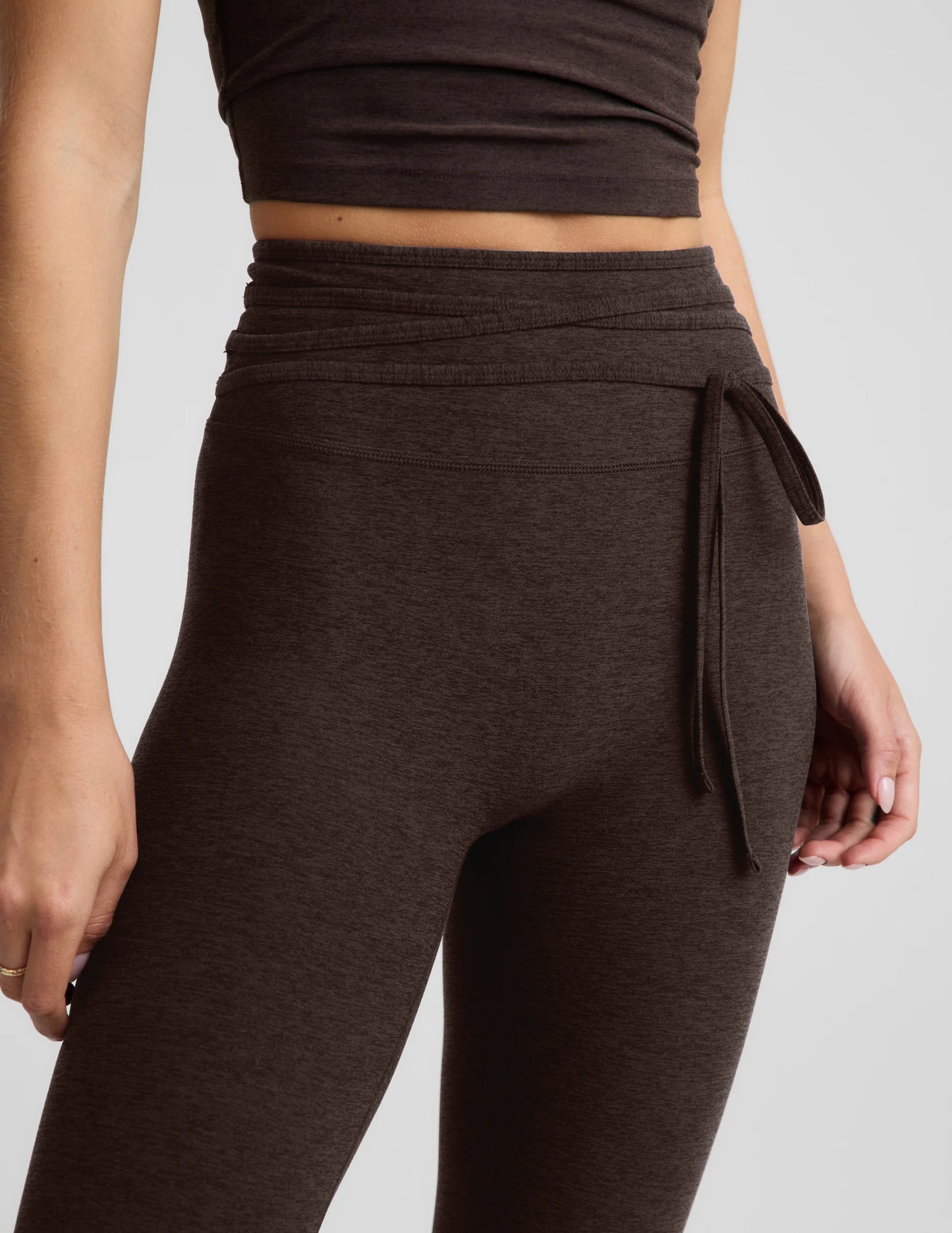 BEYOND YOGA SPACEDYE ITS A TIE LEGGING DARK CHOCOLATE HEATHER