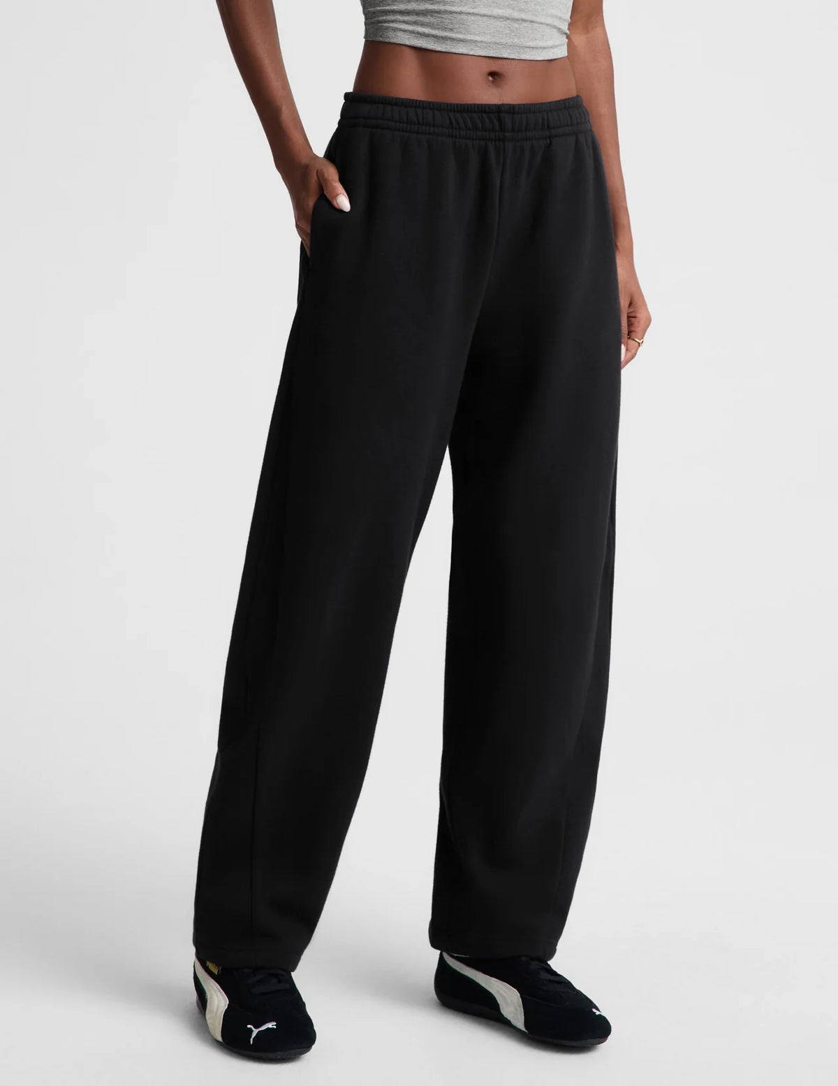 BEYOND YOGA LuxeFleece Barrel Sweatpant Black